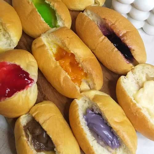 Roti unyil aneka topping dari Alfarazka Bakery